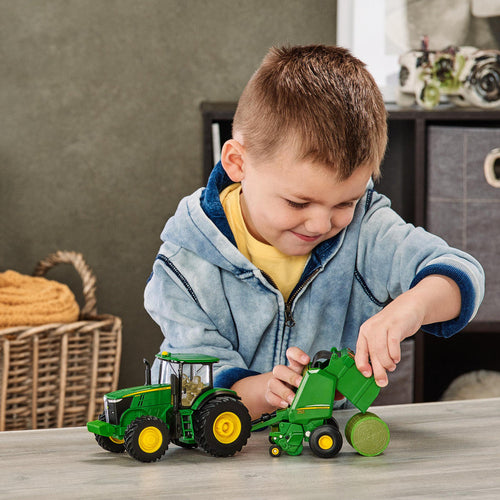 Tomy John Deere 1:32 Scale 7270R Tractor with 560R Baler and Round Bale - 3 Piece Farm Toy Set (3 Piece)