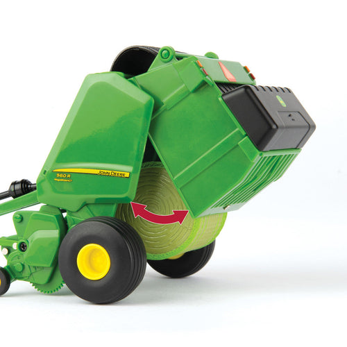 Tomy John Deere 1:32 Scale 7270R Tractor with 560R Baler and Round Bale - 3 Piece Farm Toy Set (3 Piece)