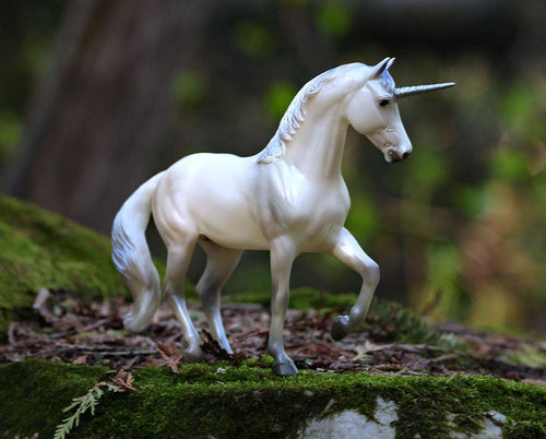 Breyer Lysander | Retired