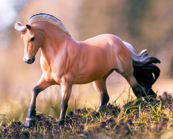 Breyer Sweetwater's Zorah Belle Action Figure (Traditional | 1:9 scale | Ages 8+)